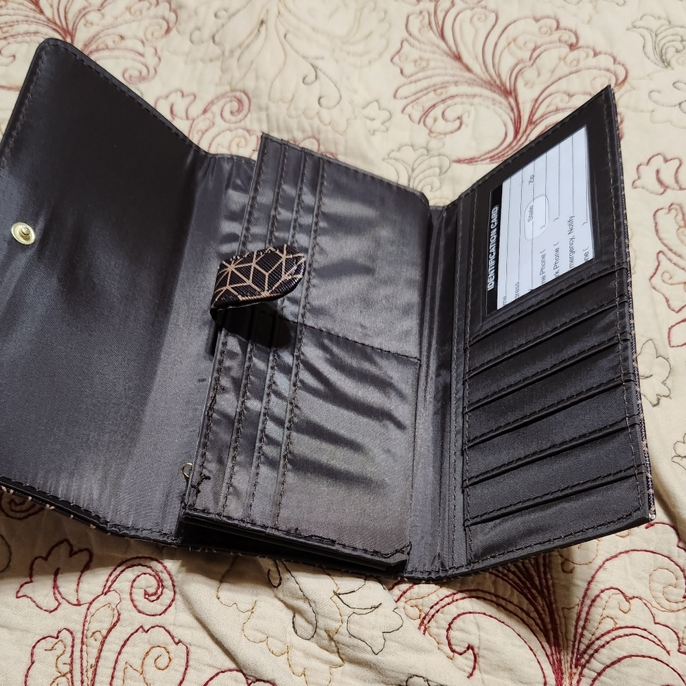 Lady's Wallet - Picture 4 of 5
